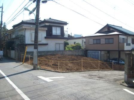 Local photos, including front road. Local front road (November 2013) Shooting