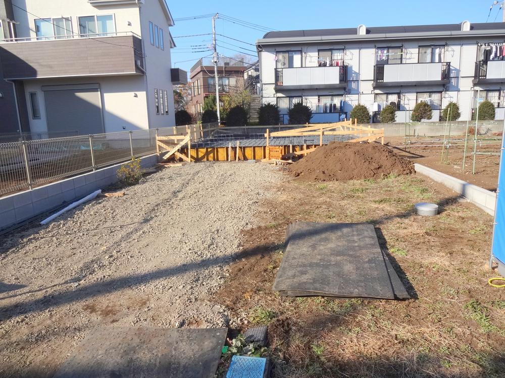 Local appearance photo. Local (12 May 2013) Shooting