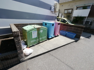 Other. 10m until the garbage storage (Other)