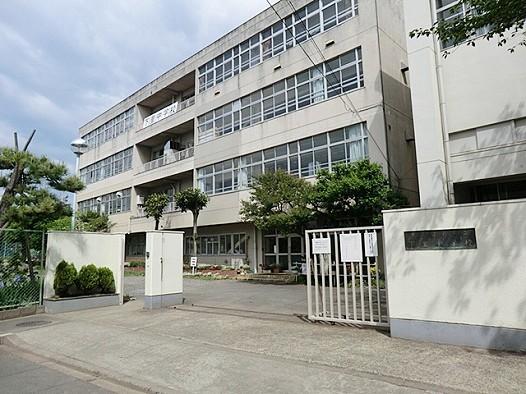 Junior high school. Shimozato 490m until junior high school