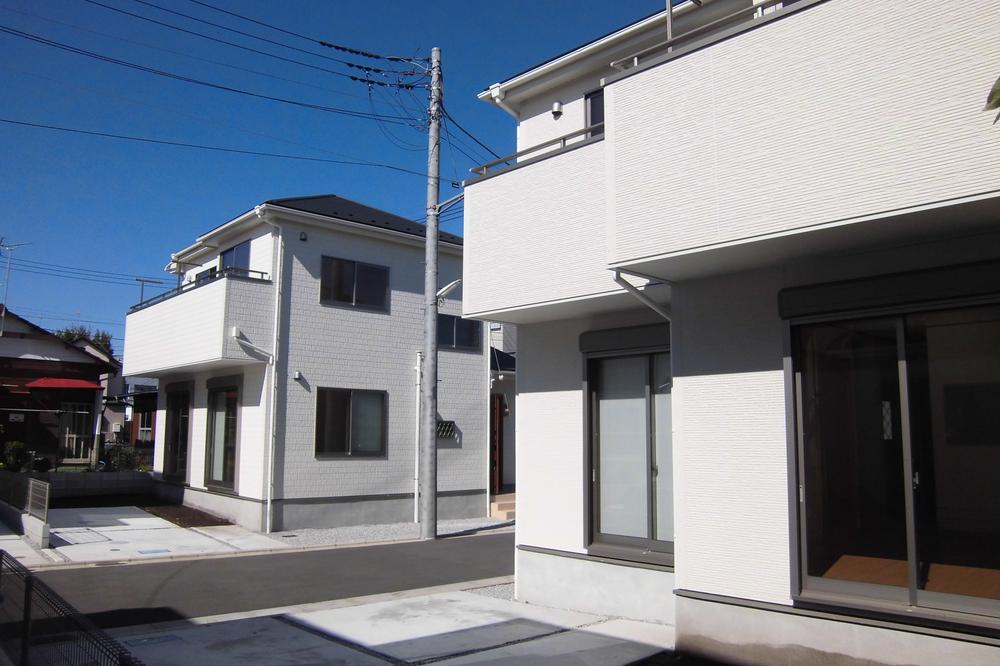 Local appearance photo. Local (12 May 2013) Shooting