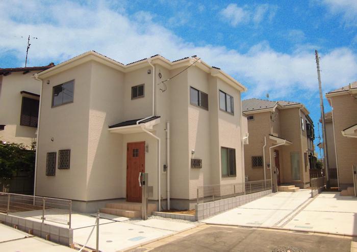 Local appearance photo. Local (12 May 2013) we have taken building completed. Slowly the local, Guests visit.