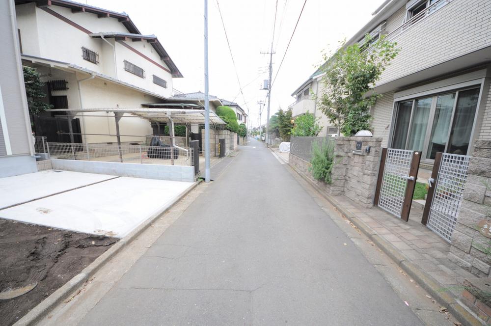 Local photos, including front road. Local (10 May 2013) Shooting