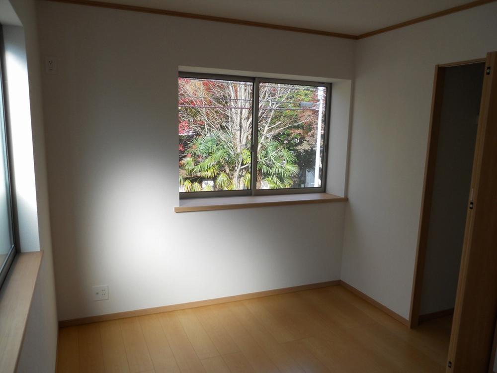 Non-living room. Local (11 May 2013) Shooting