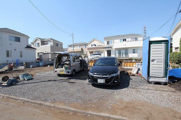 Local photos, including front road. Local (September 20, 2013) Shooting