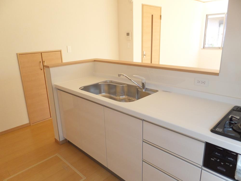 Kitchen. Local (11 May 2013) Shooting