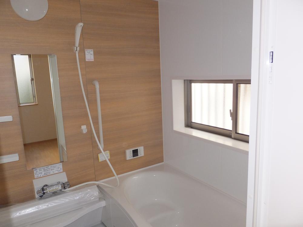 Bathroom. Local (11 May 2013) Shooting