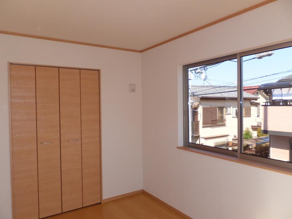 Non-living room. Local (11 May 2013) Shooting