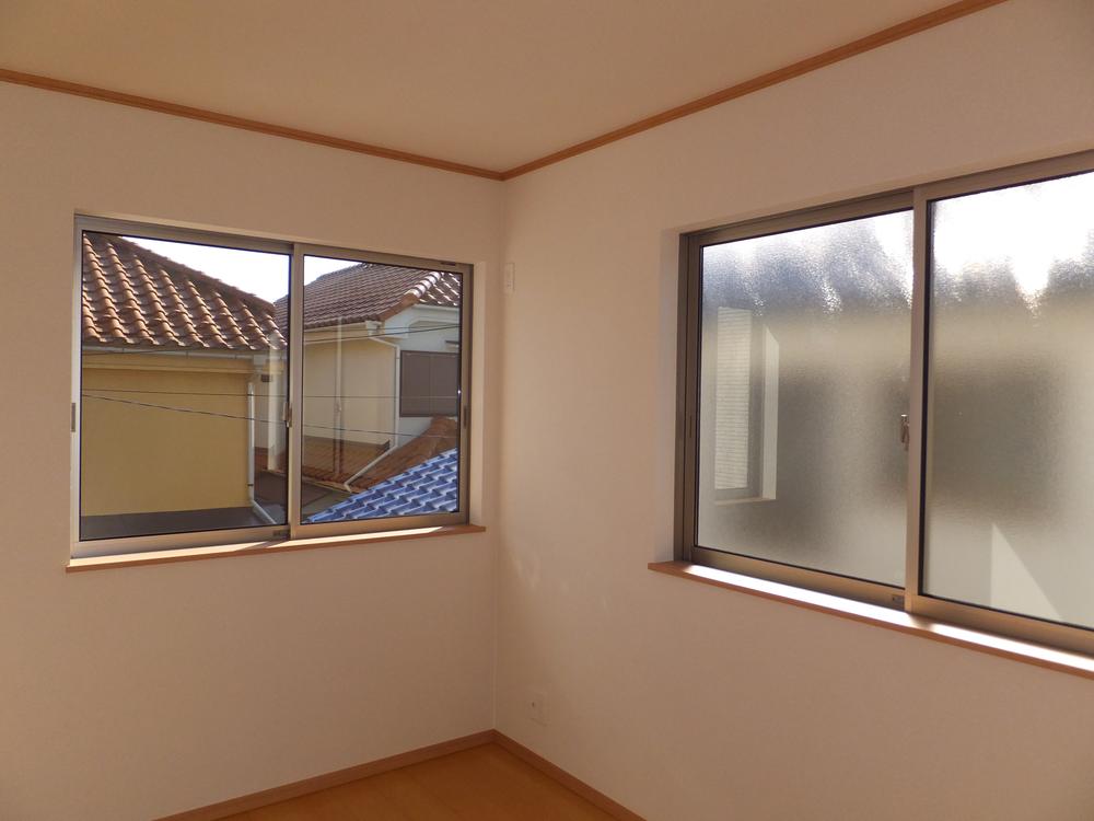 Non-living room. Local (11 May 2013) Shooting