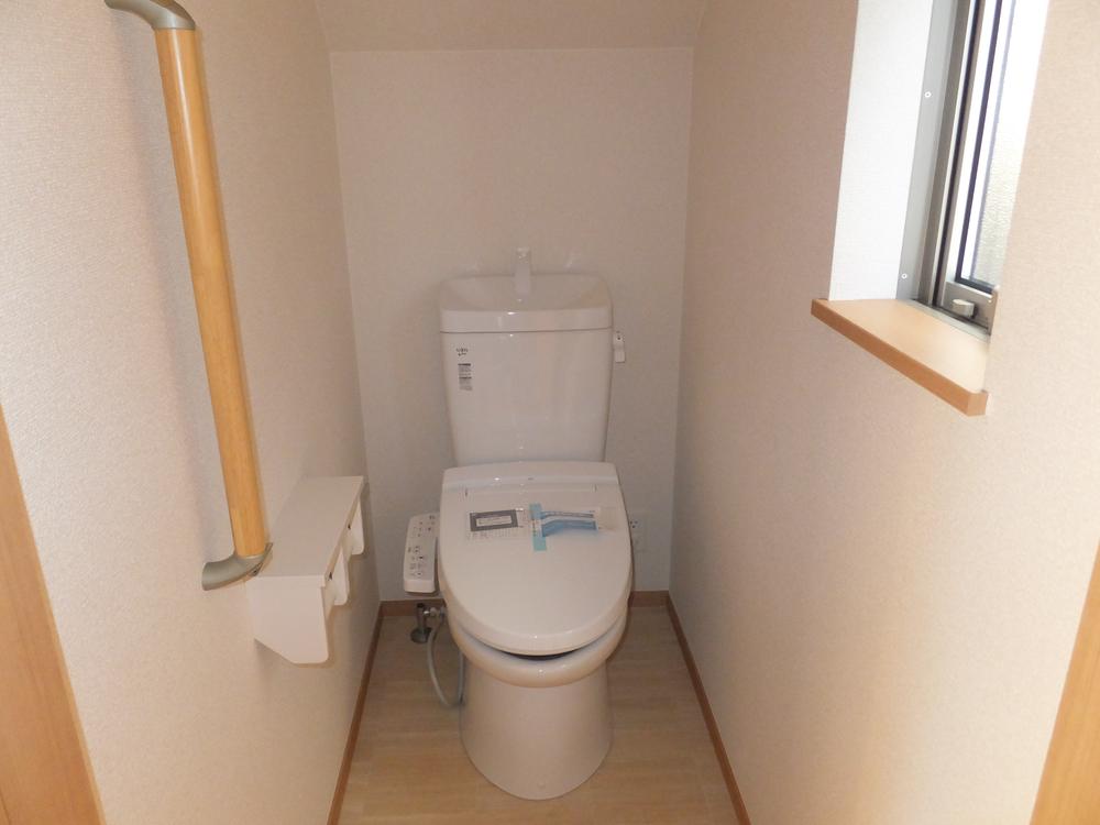 Toilet. Local (11 May 2013) Shooting