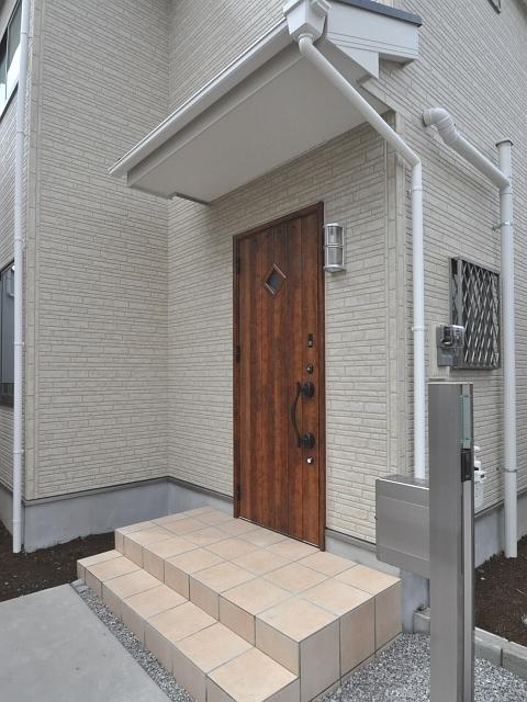 Local appearance photo. Building 3 Entrance