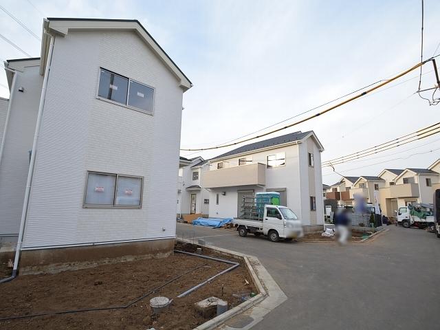 Local appearance photo. Field landscape Under construction