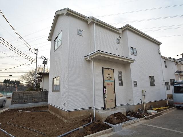 Local appearance photo. 1 Building Under construction