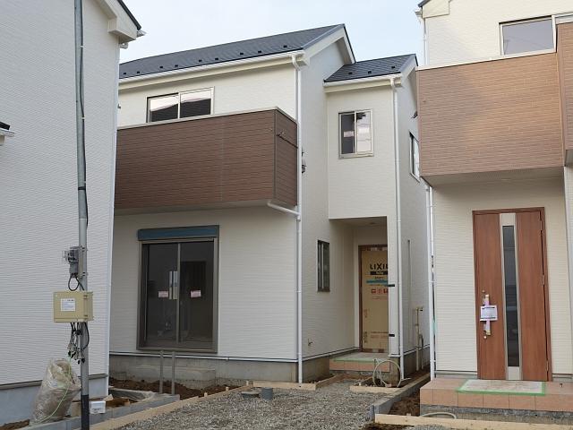 Local appearance photo. 10 Building Under construction