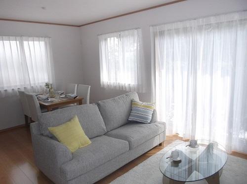 Same specifications photos (living). Model room is decorated You can slowly talk in the room air-conditioned. 