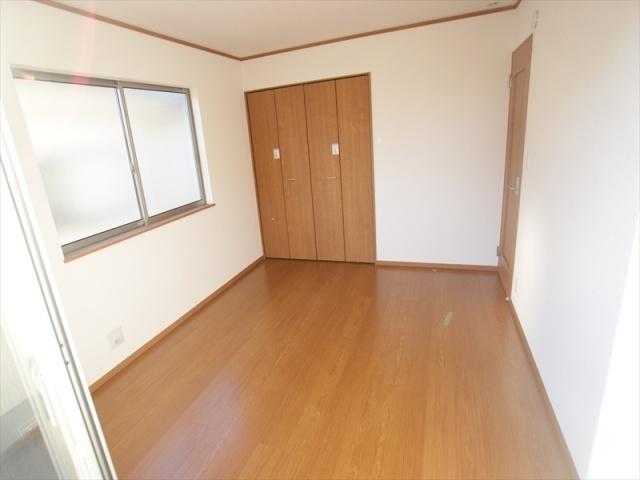 Non-living room. Second floor of the Western-style is easy-to-use 6 quires more