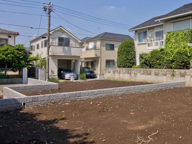Local appearance photo. A Building When the vacant lot