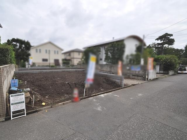 Local appearance photo. A Building When the vacant lot