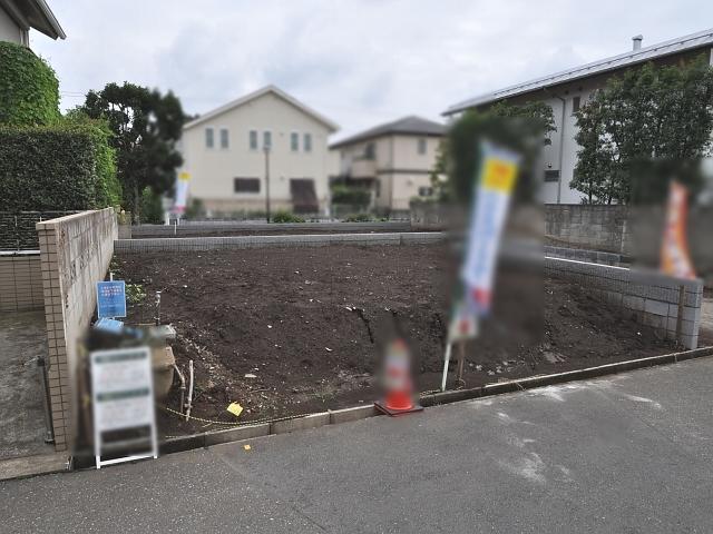 Local appearance photo. A Building When the vacant lot