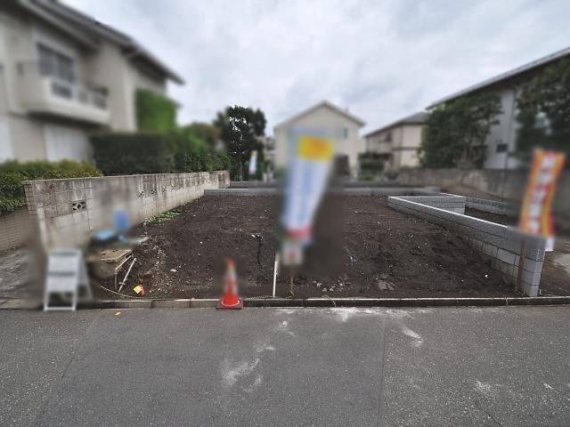 Local appearance photo. A Building When the vacant lot