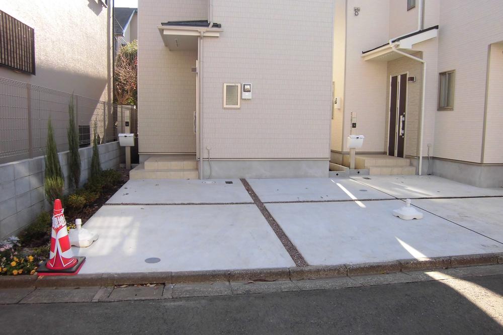 Parking lot. Local (11 May 2013) Shooting