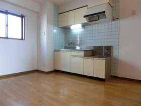 Living and room. 6 Pledge dining kitchen