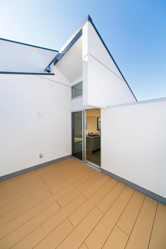 Balcony. Local (12 May 2013) Shooting Second floor kitchen horizontal, Patio is! Even here barbecue Ya, Please enjoy it as planting 栽置 field!