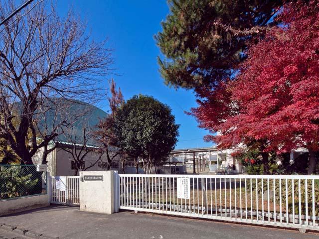 Primary school. Higashi Kurume Municipal ninth to elementary school 670m