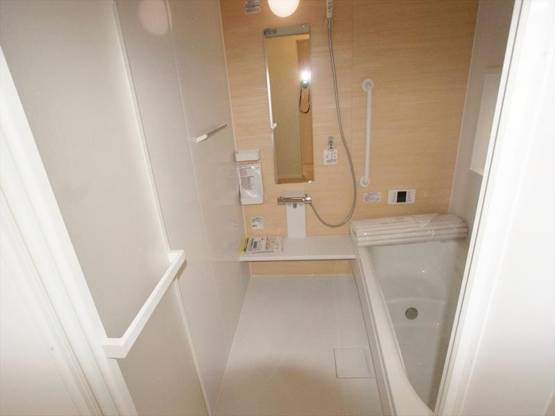 Bathroom. <C Building>