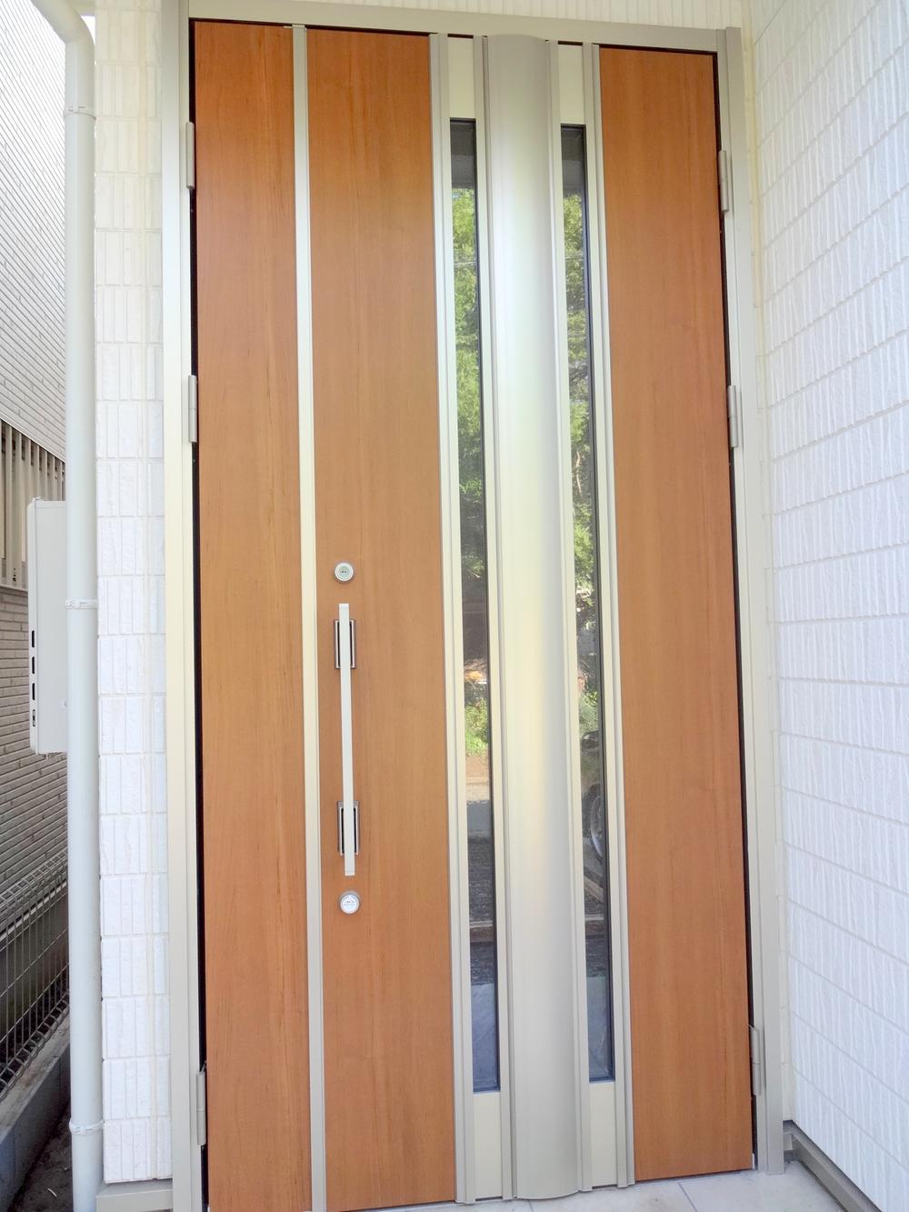 Entrance. Local (11 May 2013) Shooting