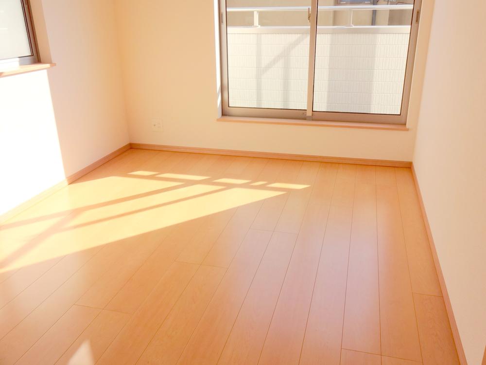 Non-living room. Indoor (11 May 2013) Shooting