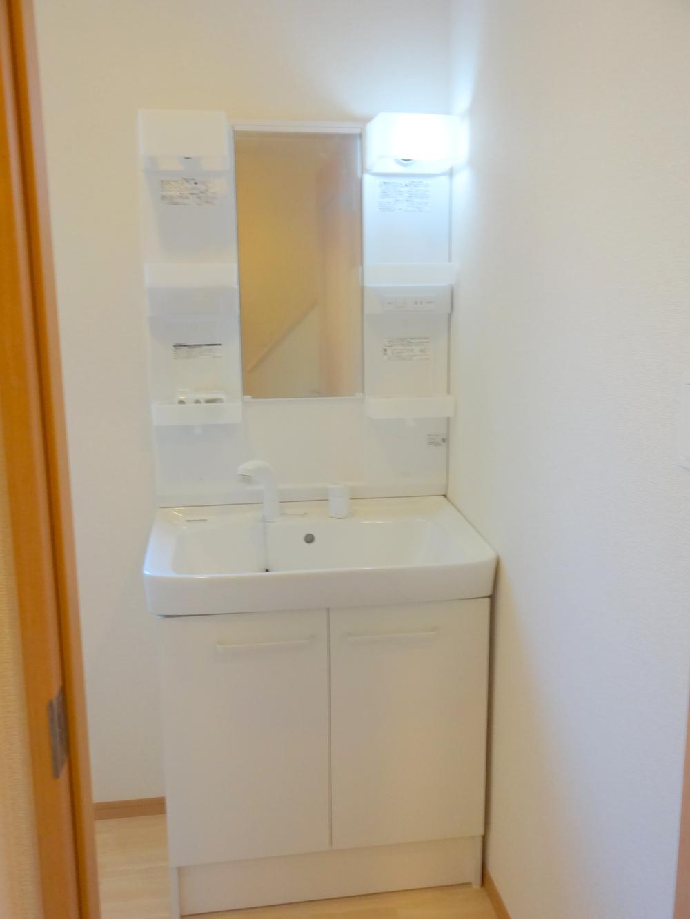 Wash basin, toilet. Indoor (11 May 2013) Shooting