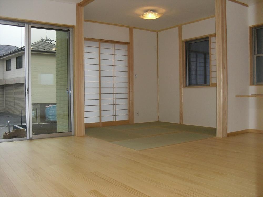 Local appearance photo. Solid wood specifications in a room of the floor material.