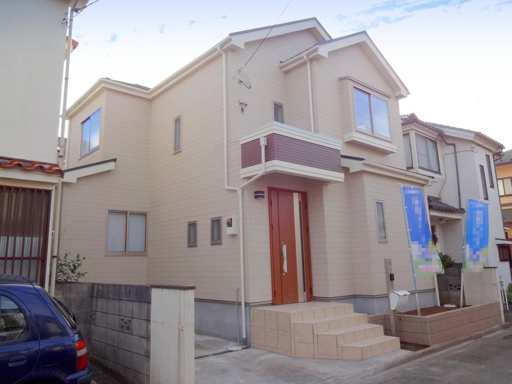 Local appearance photo. Local (12 May 2013) Shooting