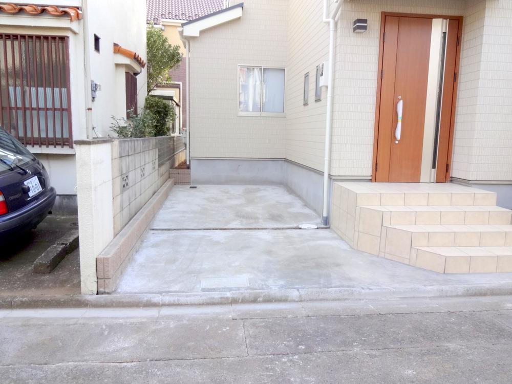 Parking lot. Local (12 May 2013) Shooting