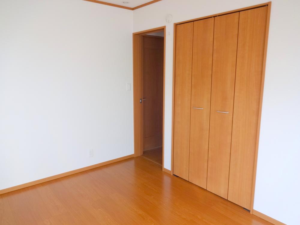 Non-living room. Indoor (12 May 2013) Shooting