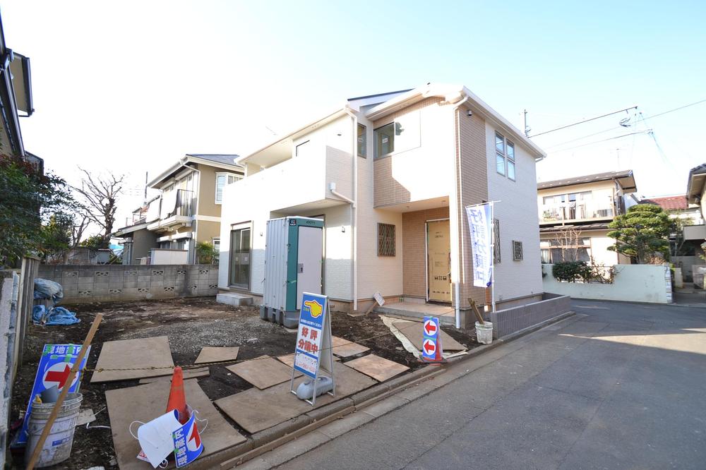 Local photos, including front road. Local (January 2014) Shooting