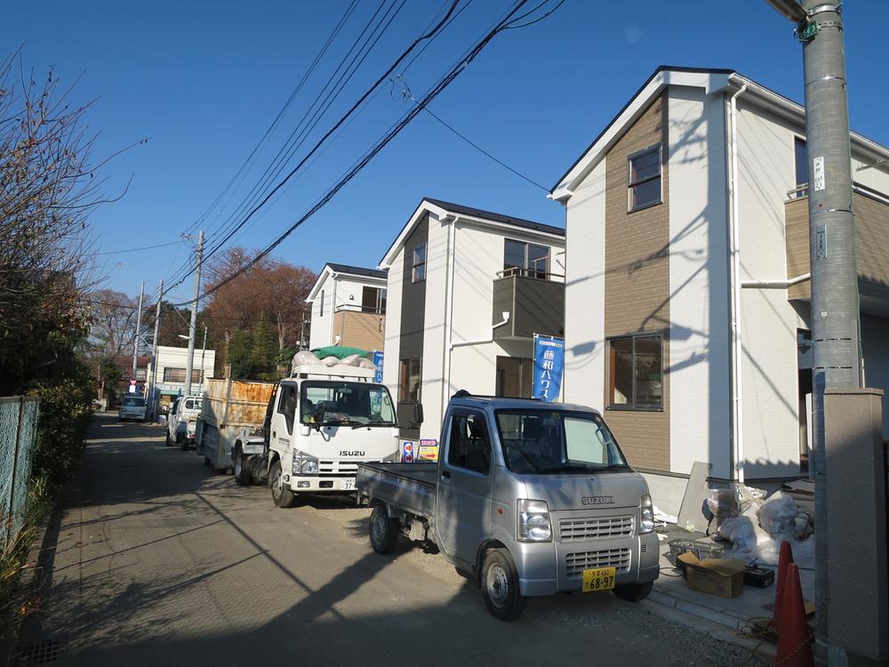 Local appearance photo. Local (12 May 2013) Shooting