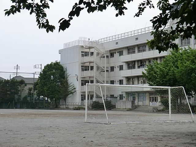 Junior high school. Higashikurume 716m to stand Central Junior High School