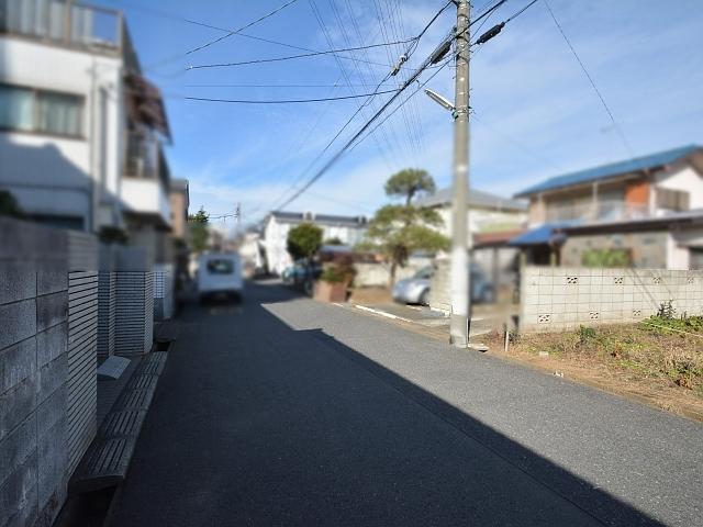 Local photos, including front road. Higashikurume Maezawa 5-chome, contact road situation