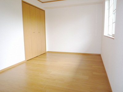 Living and room. Daylighting good ◎