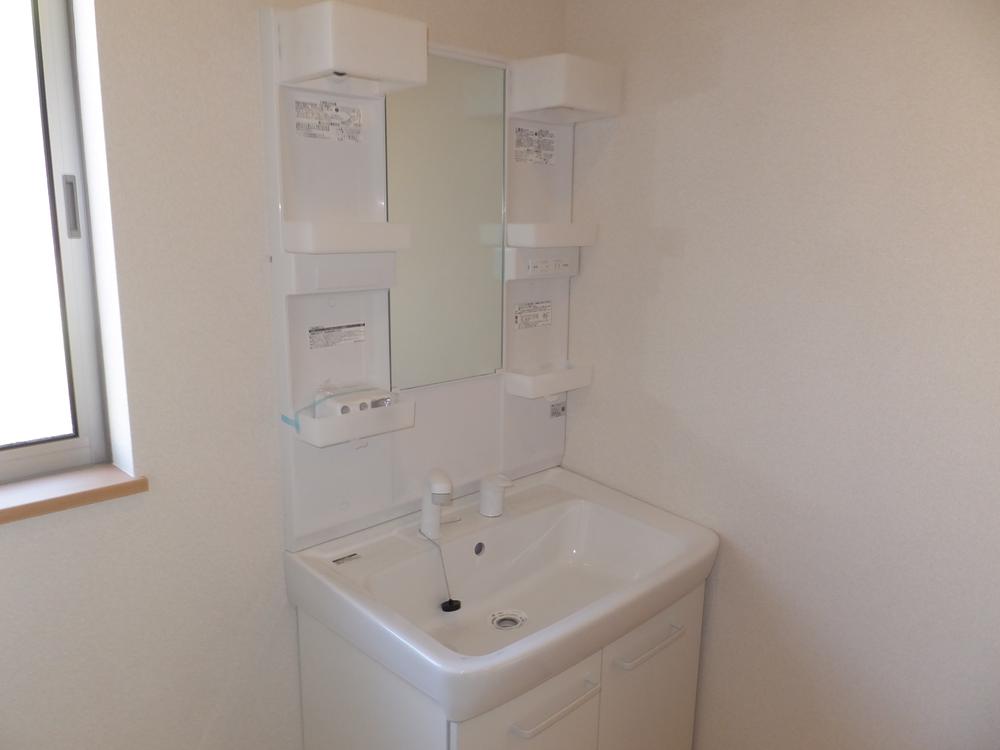 Wash basin, toilet. Local (11 May 2013) Shooting