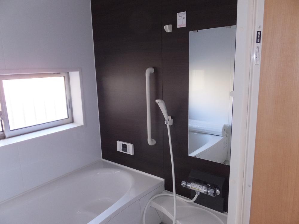 Bathroom. Local (11 May 2013) Shooting