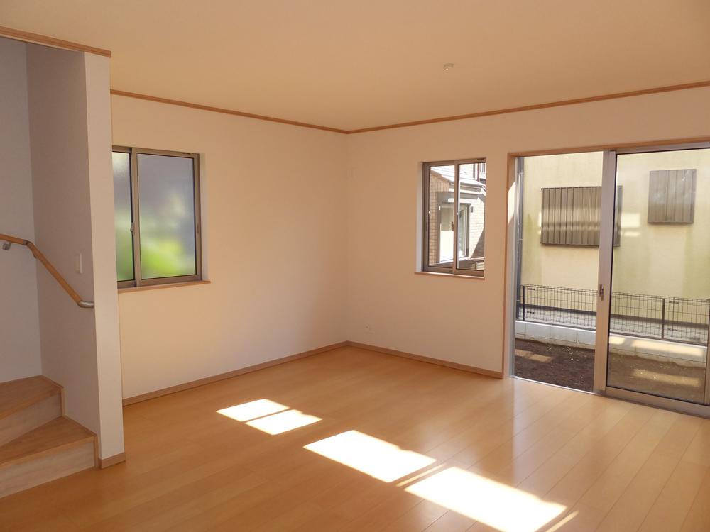 Living. Local (11 May 2013) Shooting