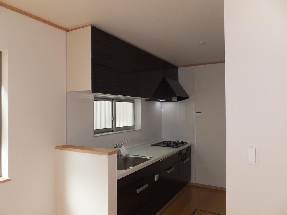 Kitchen. Local (11 May 2013) Shooting