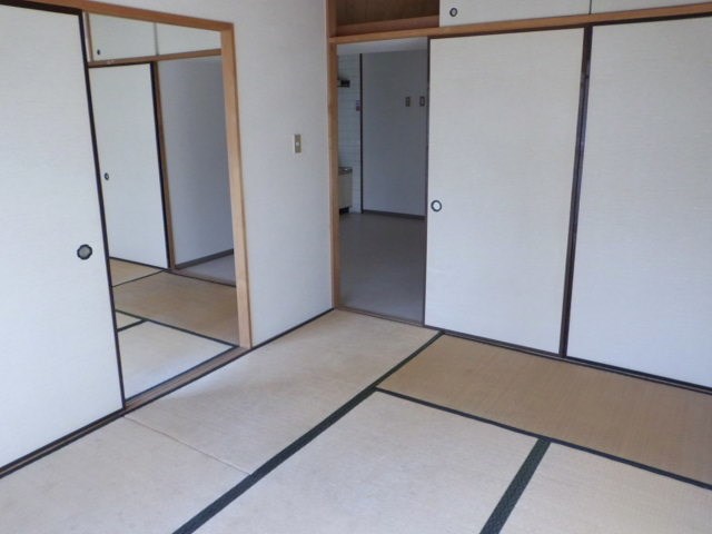 Living and room. Tatamigae If you have determines the tenants