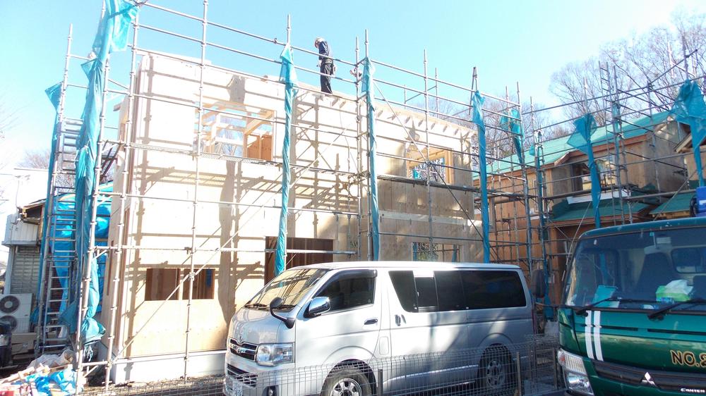 Local photos, including front road. Local shooting