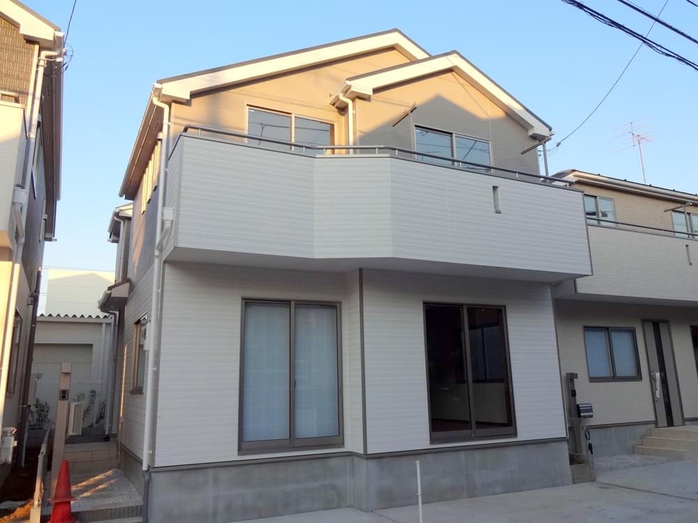 Local appearance photo. Local (12 May 2013) Shooting