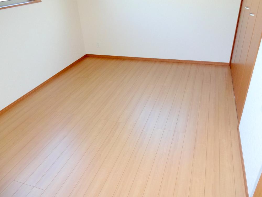 Non-living room. Indoor (12 May 2013) Shooting