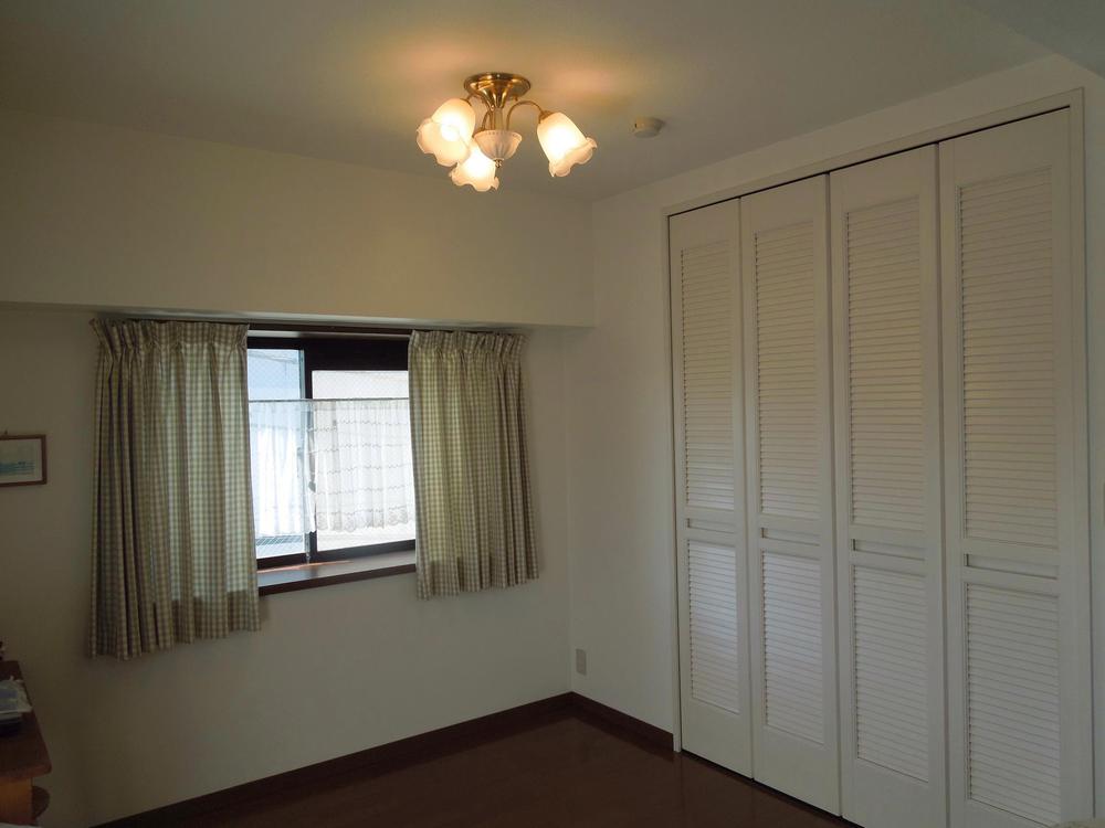 Non-living room. Indoor (10 May 2013) Shooting